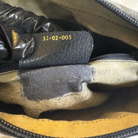 🚨SOLD🚨Gucci Vintage GG Monogram Supreme Sherry Web Ophidia Camera Shoulder Bag. - Picture 13 of 16